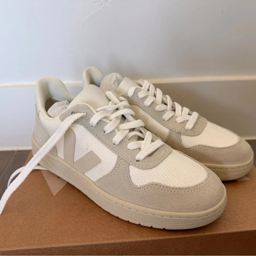 Veja V-10 B-mesh and Leather women’s sneaker (EU37) NWIB/NWT - Picture 4 of 7